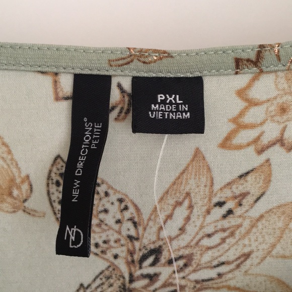 New Directions Women’s Top Petite XL Light Green Copper tone lines Short Sleeves - Picture 4 of 9